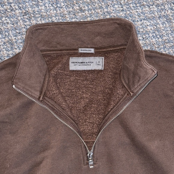 Abercrombie and Fitch Men’s quarter zip - Picture 3 of 3